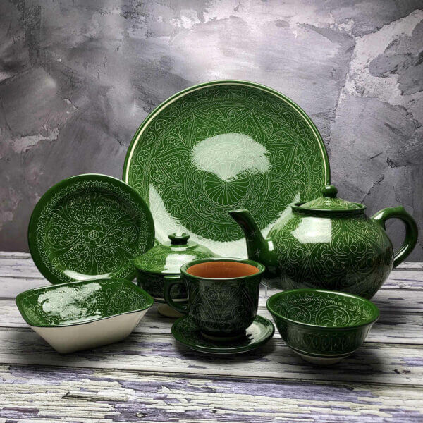 Piękny ceramiczny zestaw herbaciany